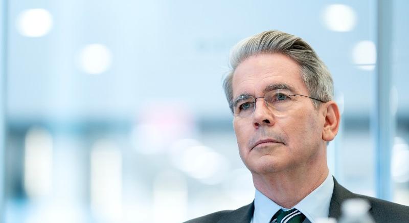 Negatív kamatok és politikai nyomás – ő lehet Jerome Powell utódja?