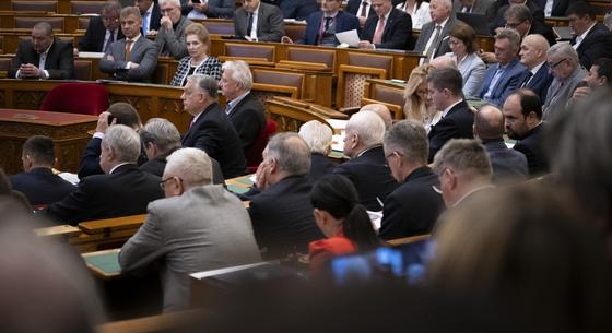 A jövőben felfüggeszthetik az állampolgárságot, az önkormányzatok pedig nemet mondhatnak a betelepülőknek