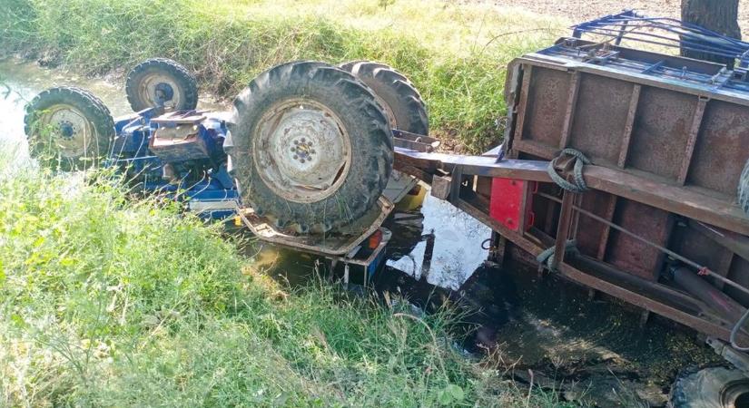 Sokkoló: traktor alá szorult egy ember