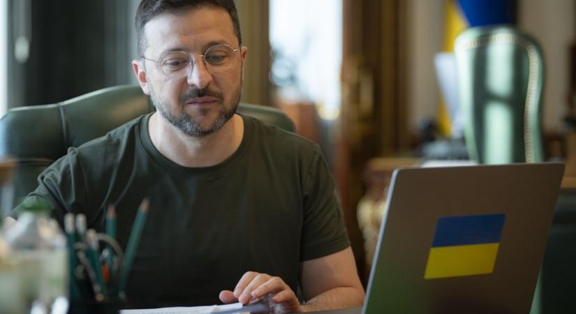 Zelenszkij: a szankciók a 18 évesek behívásától függnek