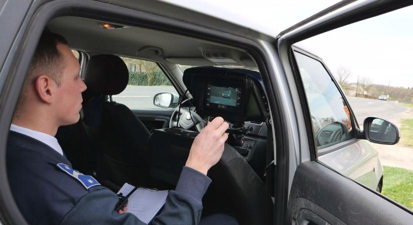 Olvasónk kiakadt: Pécs körül már lépni sem lehet a trafipaxoktól!