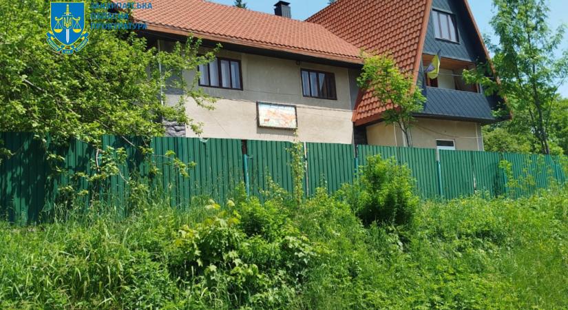Vádat emeltek a Kőrösmezei Erdőgazdaság egyik erdésze ellen több mint 3,3 millió hrivnyás illegális fakitermelés miatt