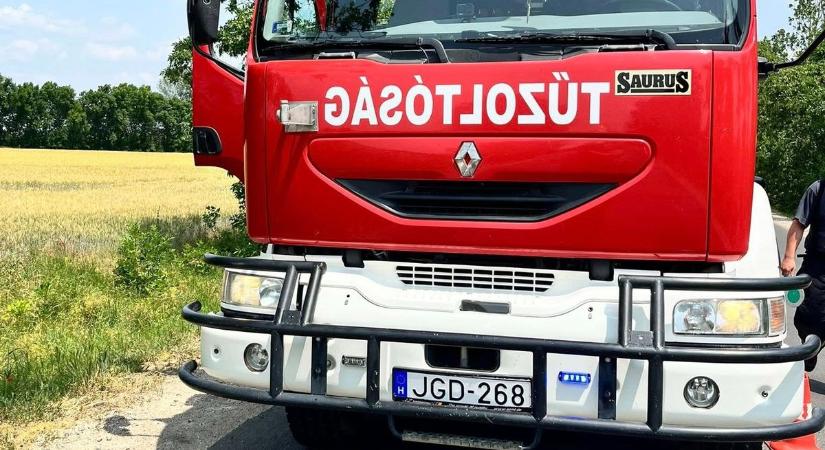 Nagy mennyiségű motorolaj ömlött az úttestre, hatalmas a kár – képekkel