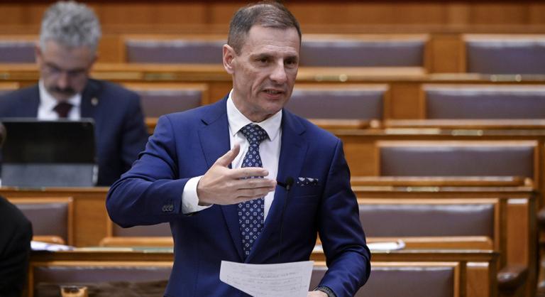 Alaposan átírta a kormánypárti többség az igazságszolgáltatás működését