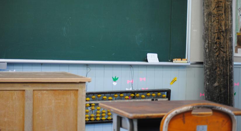 Az igazgató tett feljelentést - férfi tanár zaklathatott egy debreceni fiú diákot a kiránduláson