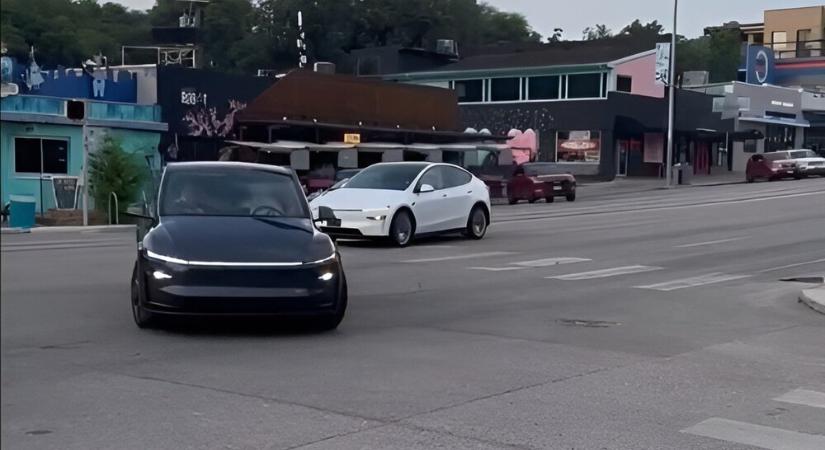 Videó: Texasban már sofőr nélkül hajt a Tesla robotaxija