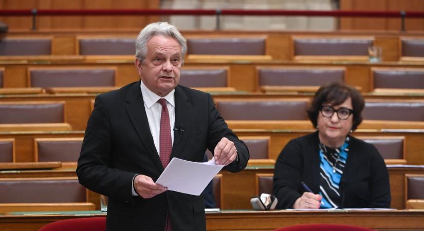 Három hónapja nem tudni, ki a felelős azért, hogy egy gránátbalesetben elvesztette a karjait a kormánytisztviselő