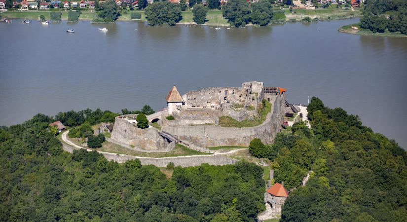 Esztergomnál tűnt el, Visegrádnál találták meg a Dunában
