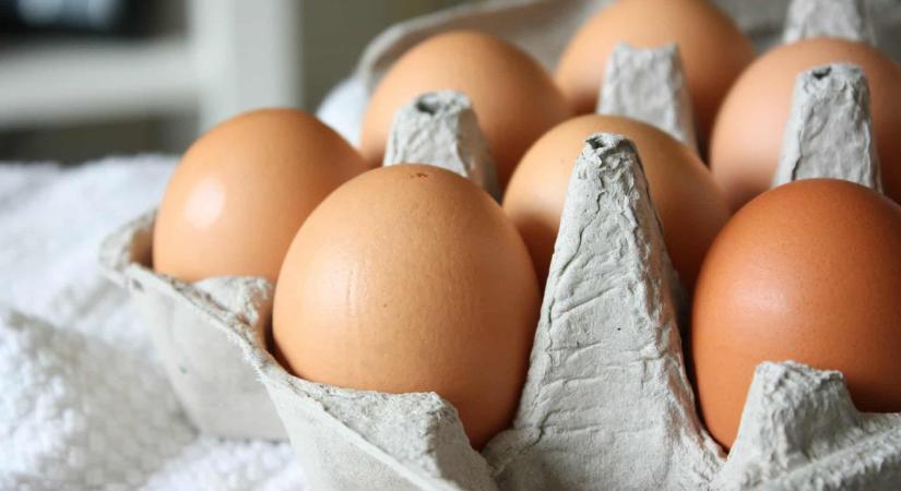 Így állítsd a tojást, hogy ne romoljon. Háztartási trükkök, amiket nem ismersz