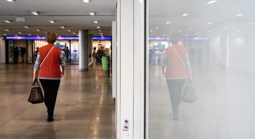 45 ezer forinttal lehetne több az átlagnyugdíj, ha nem csak inflációkövető lenne a nyugdíjemelés