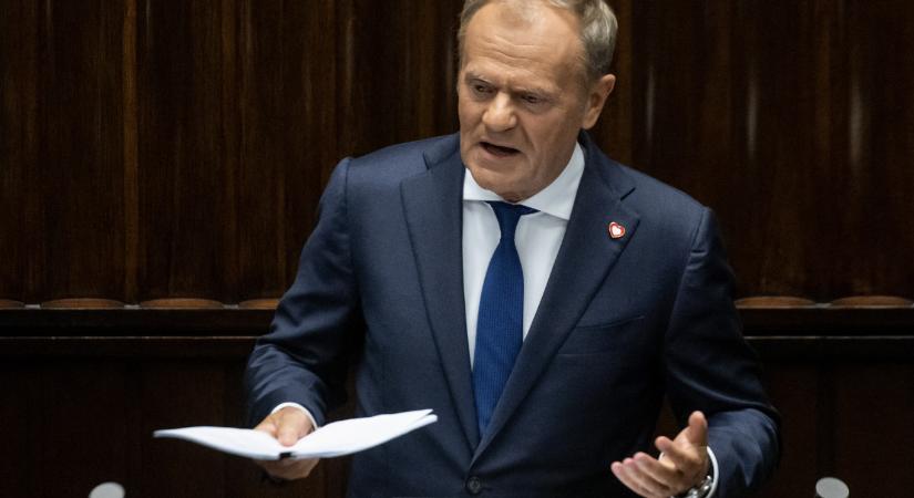 A lengyel parlament bizalmat szavazott Donald Tusknak