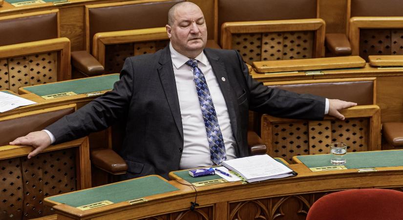 Németh Szilárd alapítványához került a sátoraljaújhelyiek pénze, a fideszes polgármester diszkréten elhallgatta ezt
