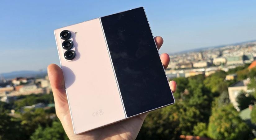 Durvul a harc az összehajtható telefonok piacán