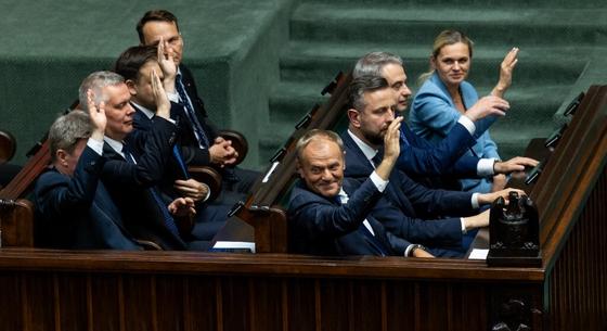 A lengyel parlament bizalmat szavazott Donald Tusk kormányának