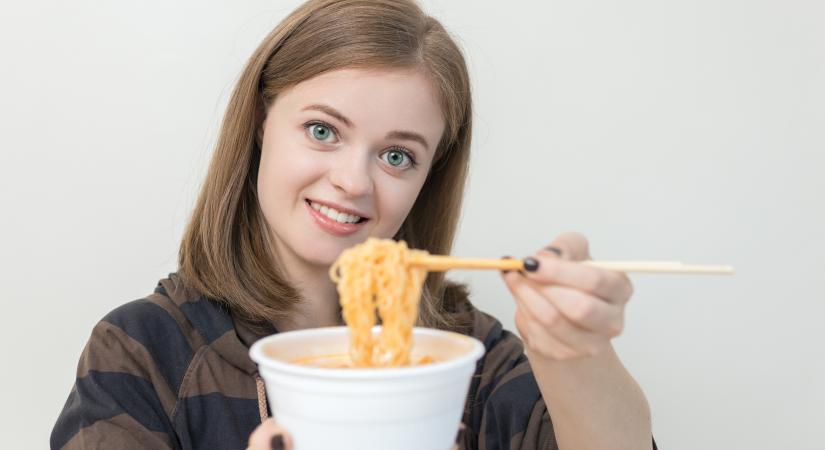 Melyik a legjobb instant tésztaleves? Egy friss tesztből kiderült!