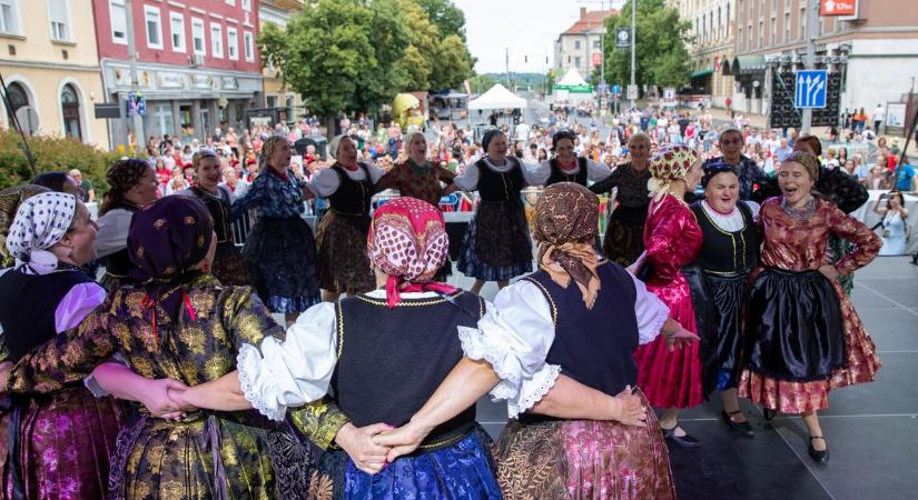 Korzózz a belvárosban, ahogy eddig még sosem! Így törődnek majd veled a kereskedők