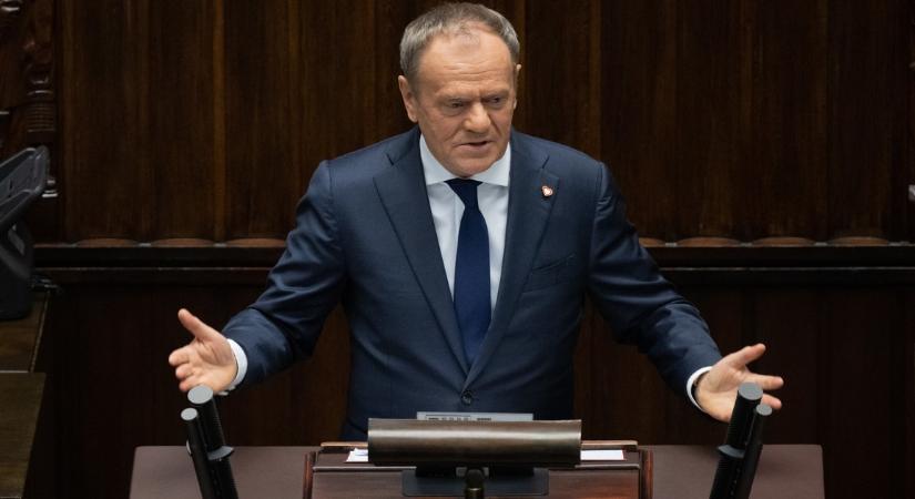 Donald Tusknak bizalmat szavazott a lengyel parlamenti többség