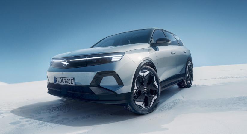 Magyarországon is tarolhat az Opel világújdonsága: ilyen autójuk még nem volt, rengetegen csaphatnak le rá