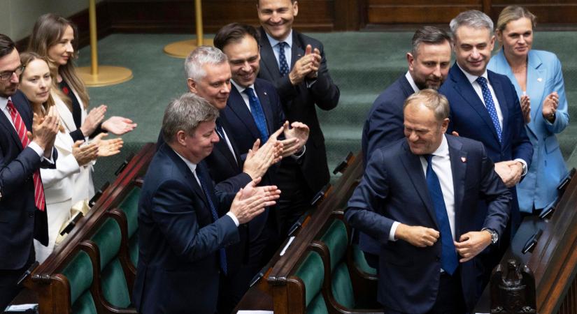 Tusk kormánya bizalmat kapott a lengyel parlamentben