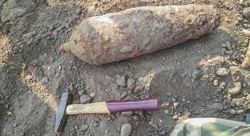 Debreceni bomba miatt akadt dolguk a tűzszerészeknek
