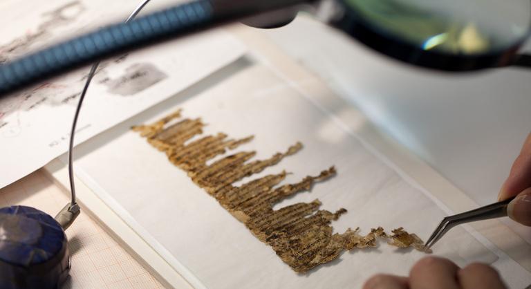 A Bibliát megalapozó holt-tengeri tekercsek régebbiek, mint gondolták