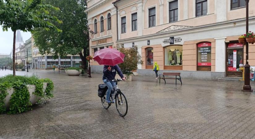 Jégesőt hoz a felhőszakadás – erőteljes lehűlés érkezik