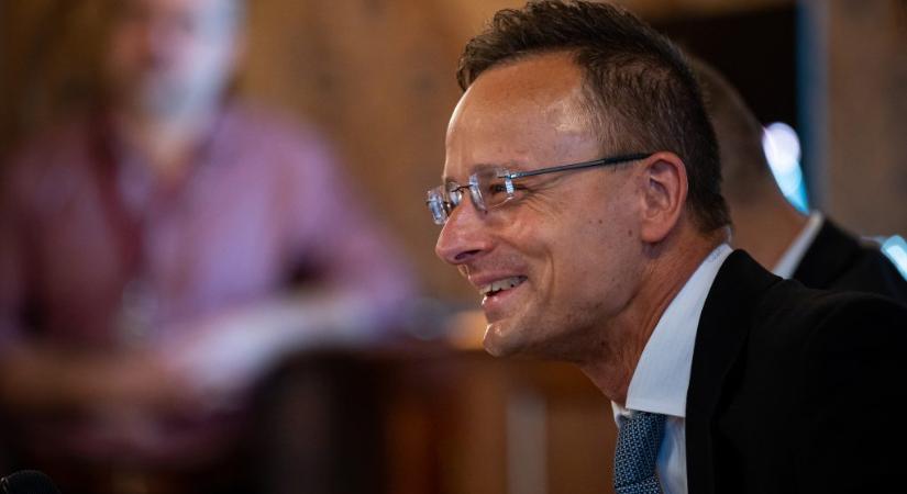Szijjártó Péter: az Európai Bizottság több kárt okozott az európai gazdaságnak, mint bármilyen vám