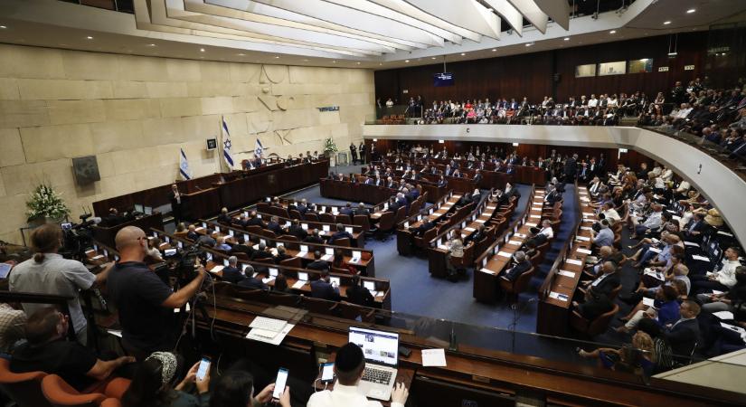 Példátlan fejlemény az izraeli parlamentben