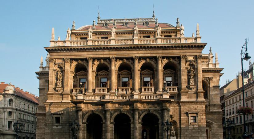 Körmönfont módon bocsátják el az embereket az Operaházból