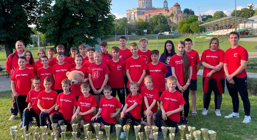 Csúcsformában a Békés vármegyeiek – Sikeres szereplés az Utánpótlás Kick-boksz OB-n