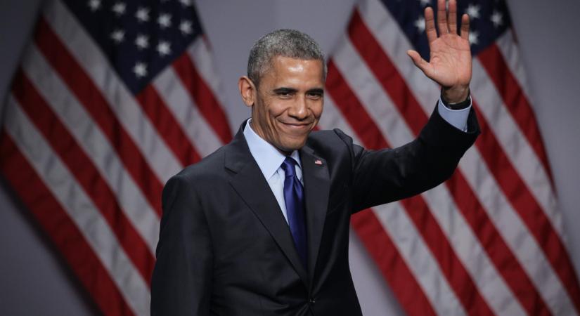 Barack Obama sármja új szintre lépett: teljesen ősz frizurájával valódi ezüst róka lett belőle – Mutatjuk!