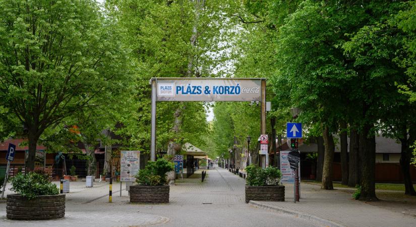 Nagy változás előtt Siófok ikonikus sétánya