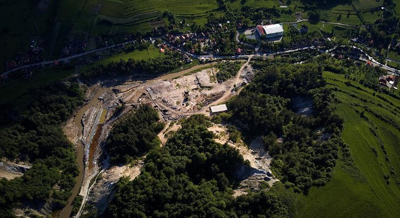 Rendkívüli állapot bevezetésén gondolkodnak Parajdnál: ismét vészesen megugrott a patak sótartalma