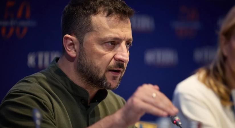 Zelenszkij: létfontosságú, hogy ne hallgatás legyen a válasz az orosz eszkalációra