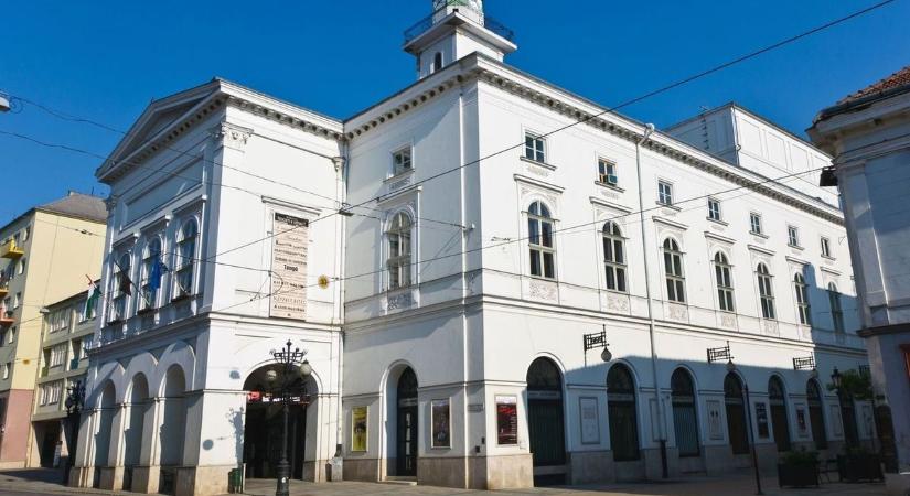 Távozik a sármos színész a Miskolci Nemzeti Színháztól