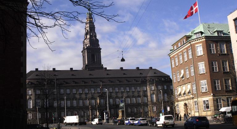 Dánia jóváhagyta a védelmi megállapodást, amely amerikai fennhatóság alá helyezhet dán katonai bázisokat