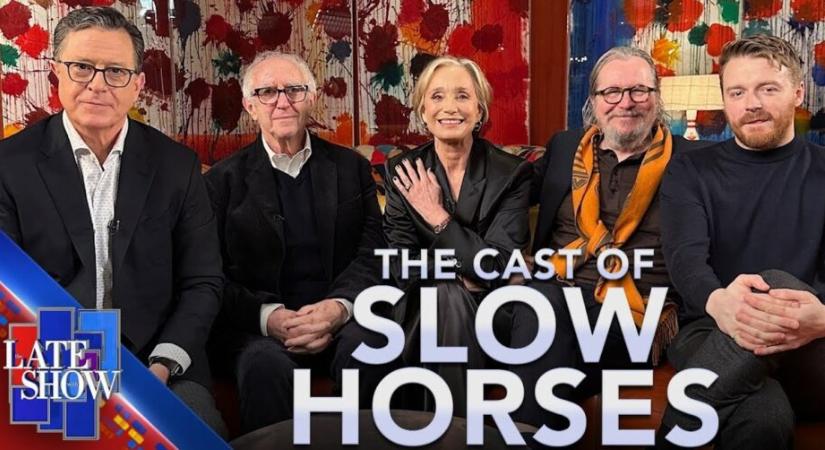 Az Utolsó befutók krémje: Kristin Scott Thomas, Gary Oldman, Jack Lowden, Jonathan Pryce csevegnek egy jót – videó