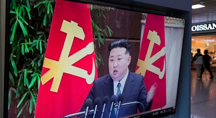 Kim Dzsongün ünnepi üzenetben biztosította az orosz elnököt támogatásáról