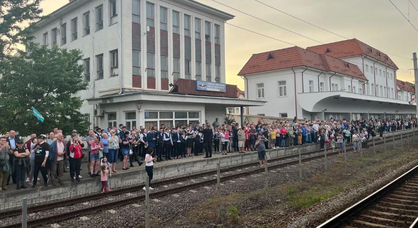 Csíksomlyó üzenete: magyar és magyar között a legrövidebb út a szeretet (videó)