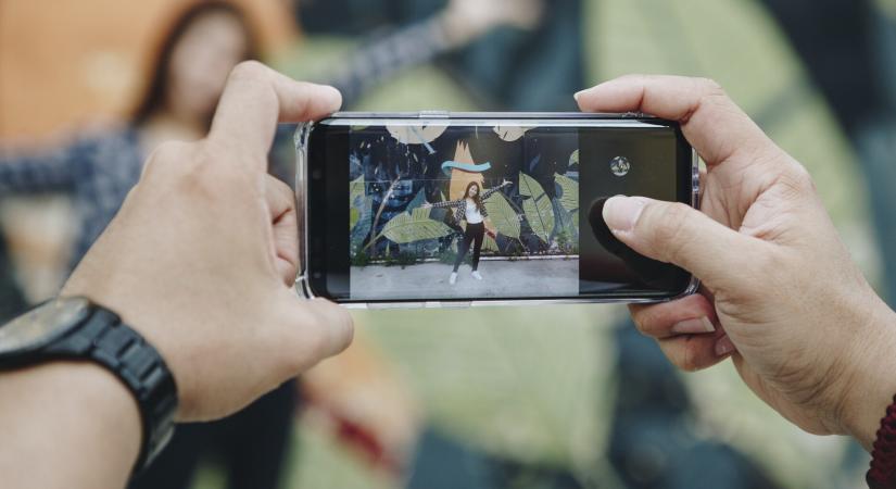 Fotóznál vagy videóznál? Mutatjuk, melyik okostelefon mire való igazán!