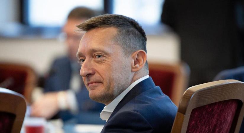 Lábon lőtte magát Rogán kommunikációs stábja