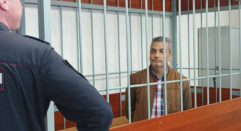 Kiállt a béke mellett, majd házi őrizetbe került Oroszországban az egyik utolsó ellenzéki politikus