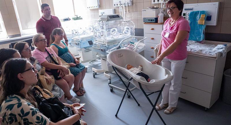 Több százan a debreceni szülészeti nyílt napon