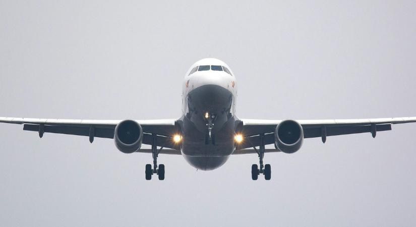 Lezuhant egy Londonba tartó repülőgép 242 utassal a fedélzetén