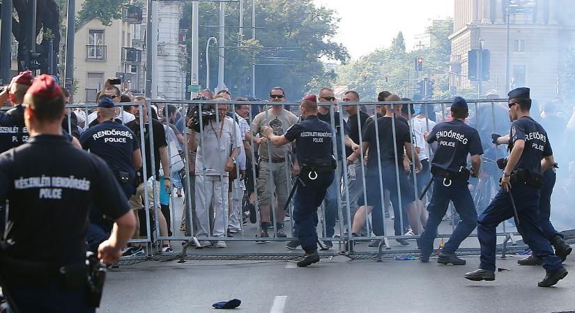 Tiltottak, cáfoltak, eltűntettek - Köddé vált a rendőrség honlapjáról az idei Pride megtartásáról szóló közlemény