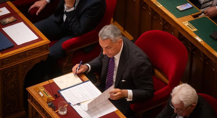 Bombaként robbant: Leleplező anyag került nyílvánosságra Lázár Jánosról