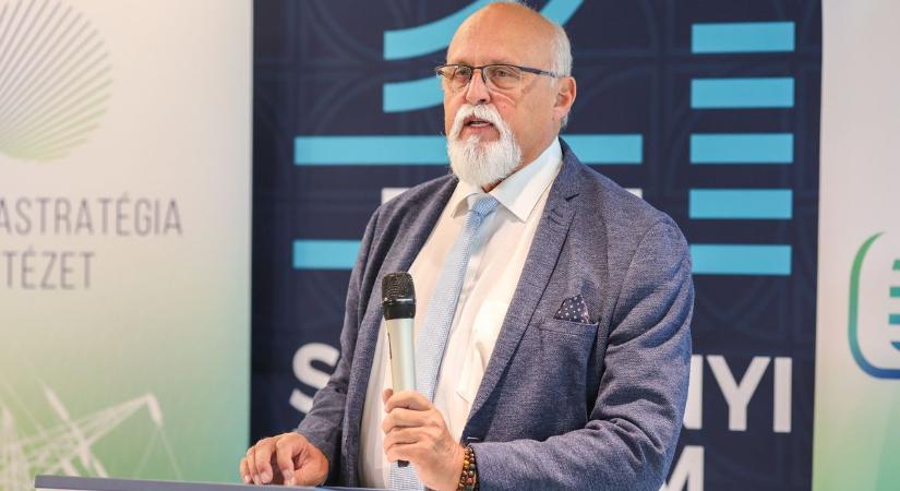 Egyre éhesebbek vagyunk az energiára – Szakmai konferencia a győri egyetemen – fotók