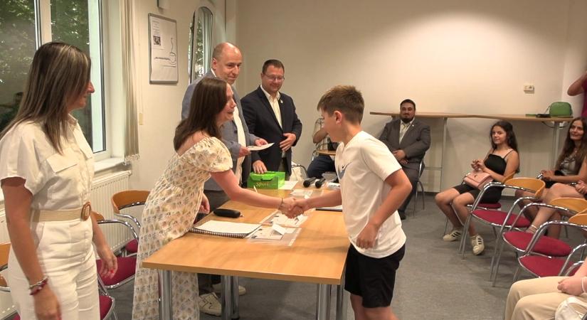 Világot írok – lezárult a könyvtár pályázata