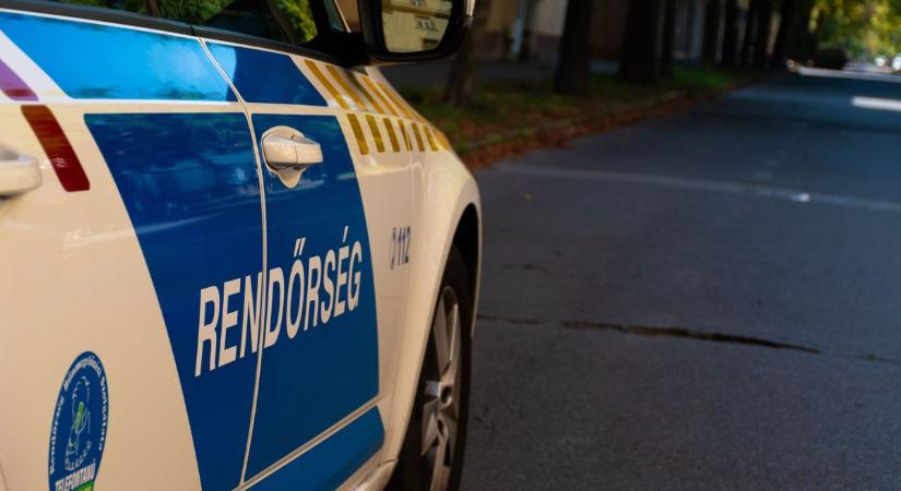 Ezt a teletetovált tolvajt keresik a zsaruk: fénykép is készült róla