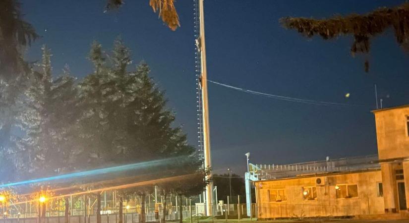 Hívatlan vendégek a stadionban